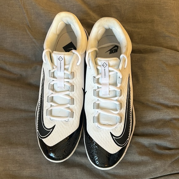 Nike Men’s Alpha Huarache Elite 4 Low MCS - Picture 2 of 4